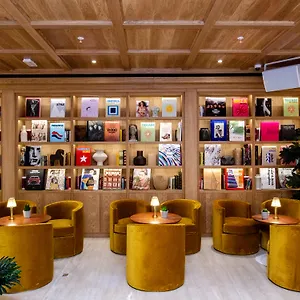 Browns Avenue 5*, Лиссабон Португалия