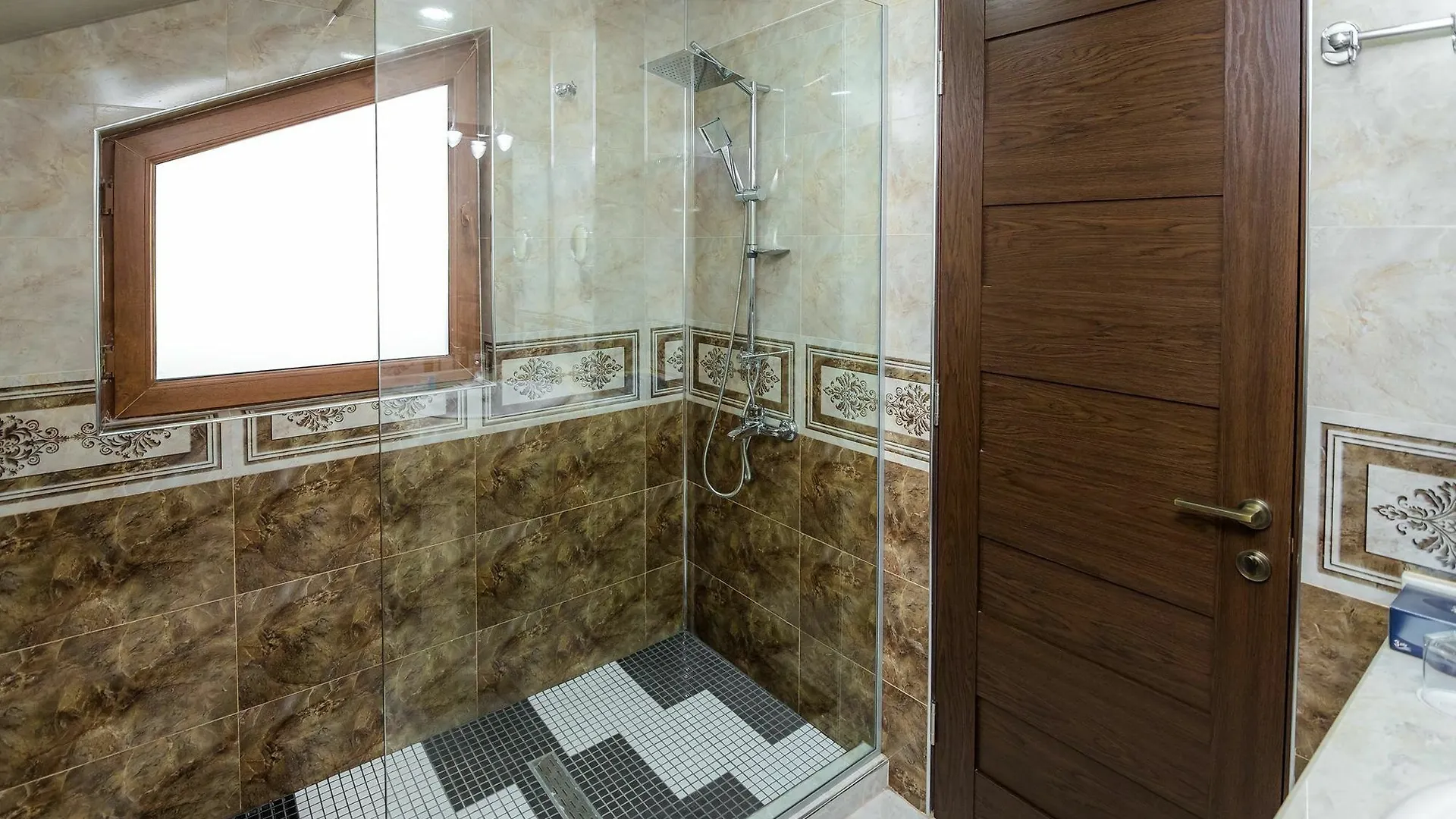 Elia Palace Hotel Tiflis 3*,